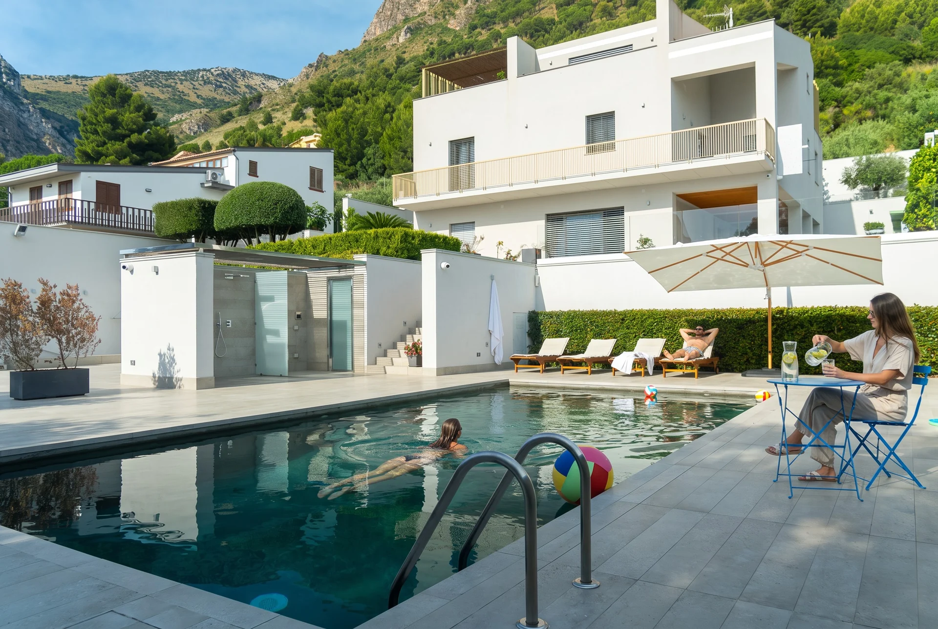 Piscina privata — Villa Bizzarria