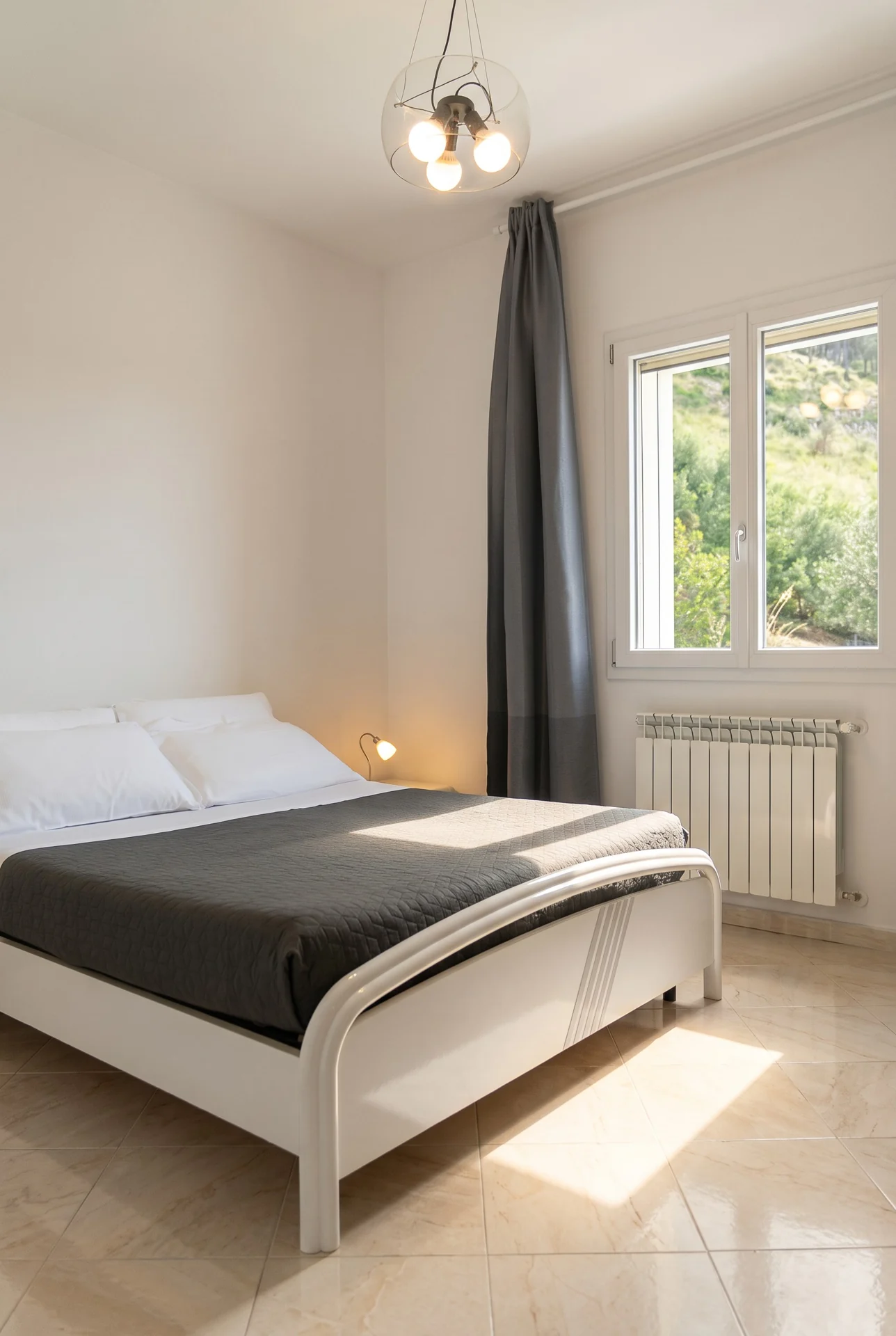 Camera dai toni chiari — Villa Bizzarria