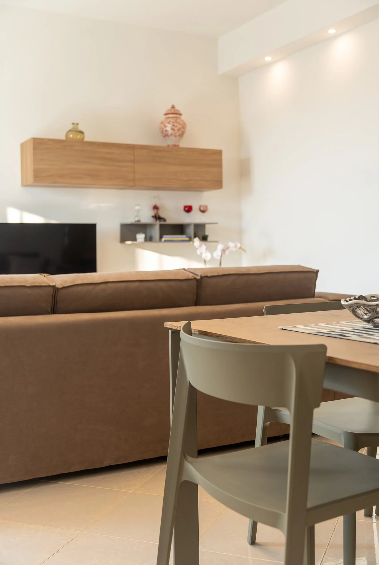 Soggiorno e zona pranzo — Villa Bizzarria